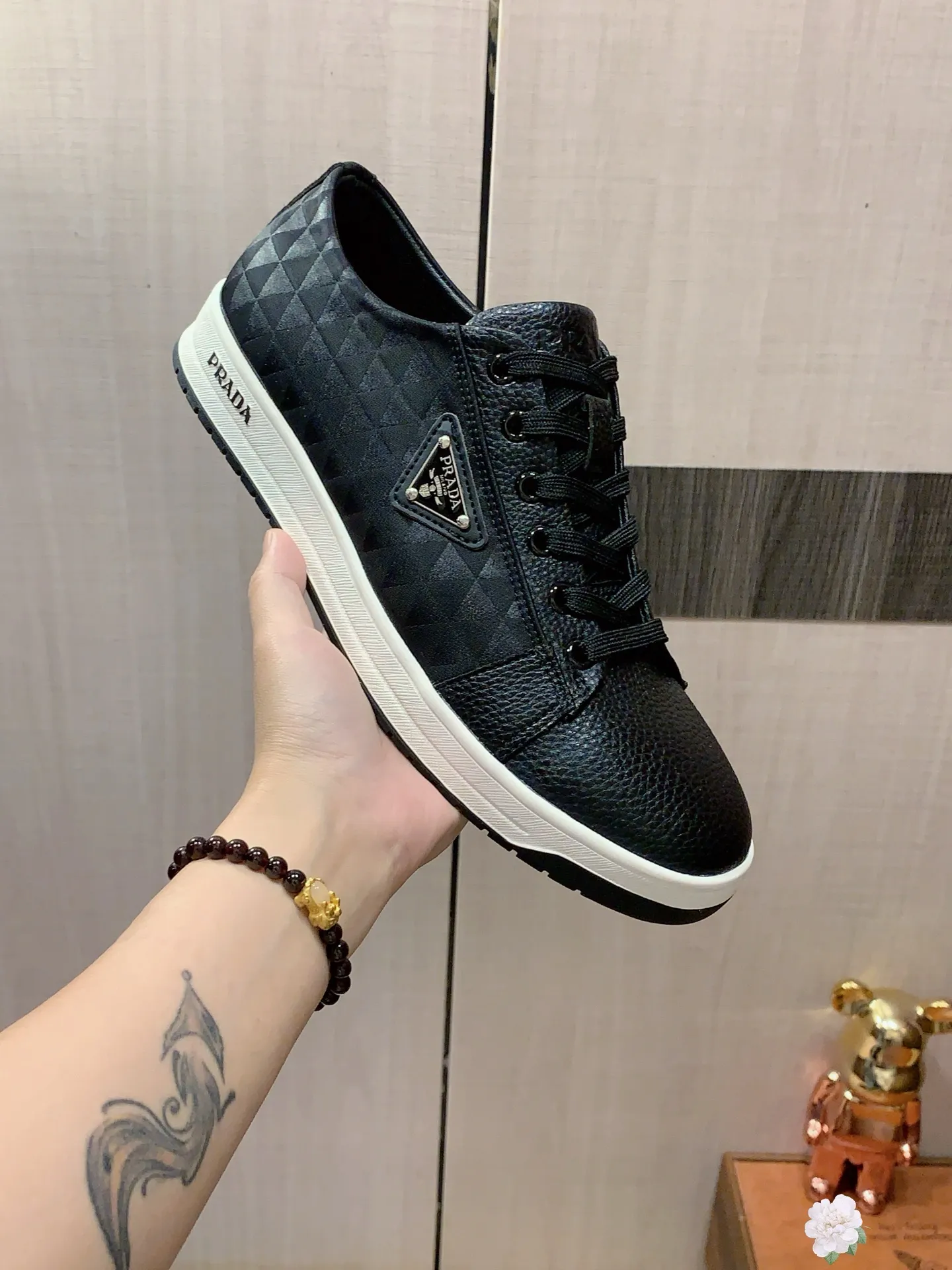 Men's Men's Shoes💰420💰💰🎩🎩[Lightning][Lightning] "PRADA*" The latest and most popular casual shoes, top brand [seduce] luxury~purchase, top~quality. [Strong] The upper is made of imported breathable cowhide with material ➕ breathable sheepskin lining (•) and fine workmanship. The original stylish and stylish soft rubber wear-resistant and non-slip outsole is light and comfortable on the feet. The real thing looks better when photographed in real life. No. 143: Code: 38-44, 45 can be customized, 3️⃣ colors are available